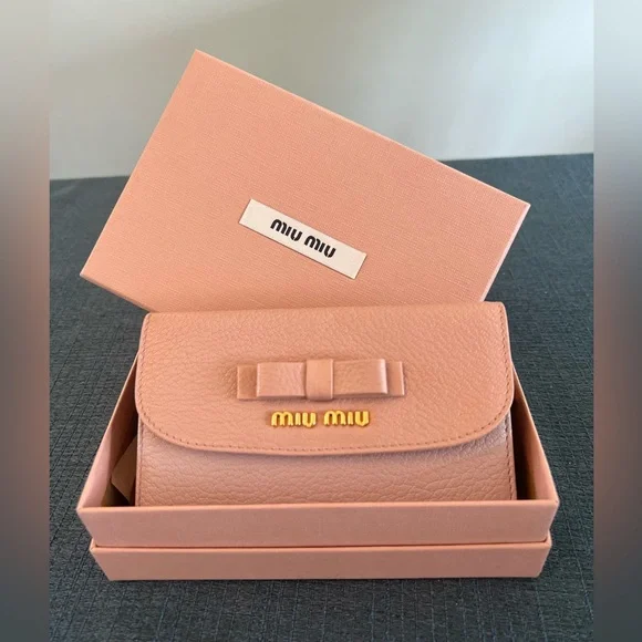 MIU MIU BRAND NEW NEVER USED Two-Tone Pink Wallet with original packaging & COA - Picture 2 of 5